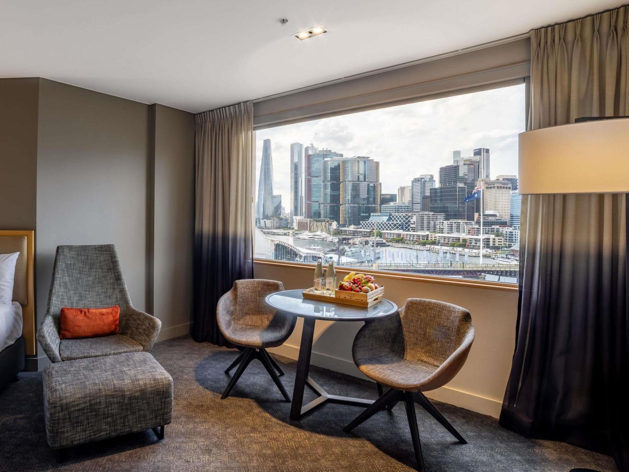 Executive Room, 1 Queen Bed, City Skyline
