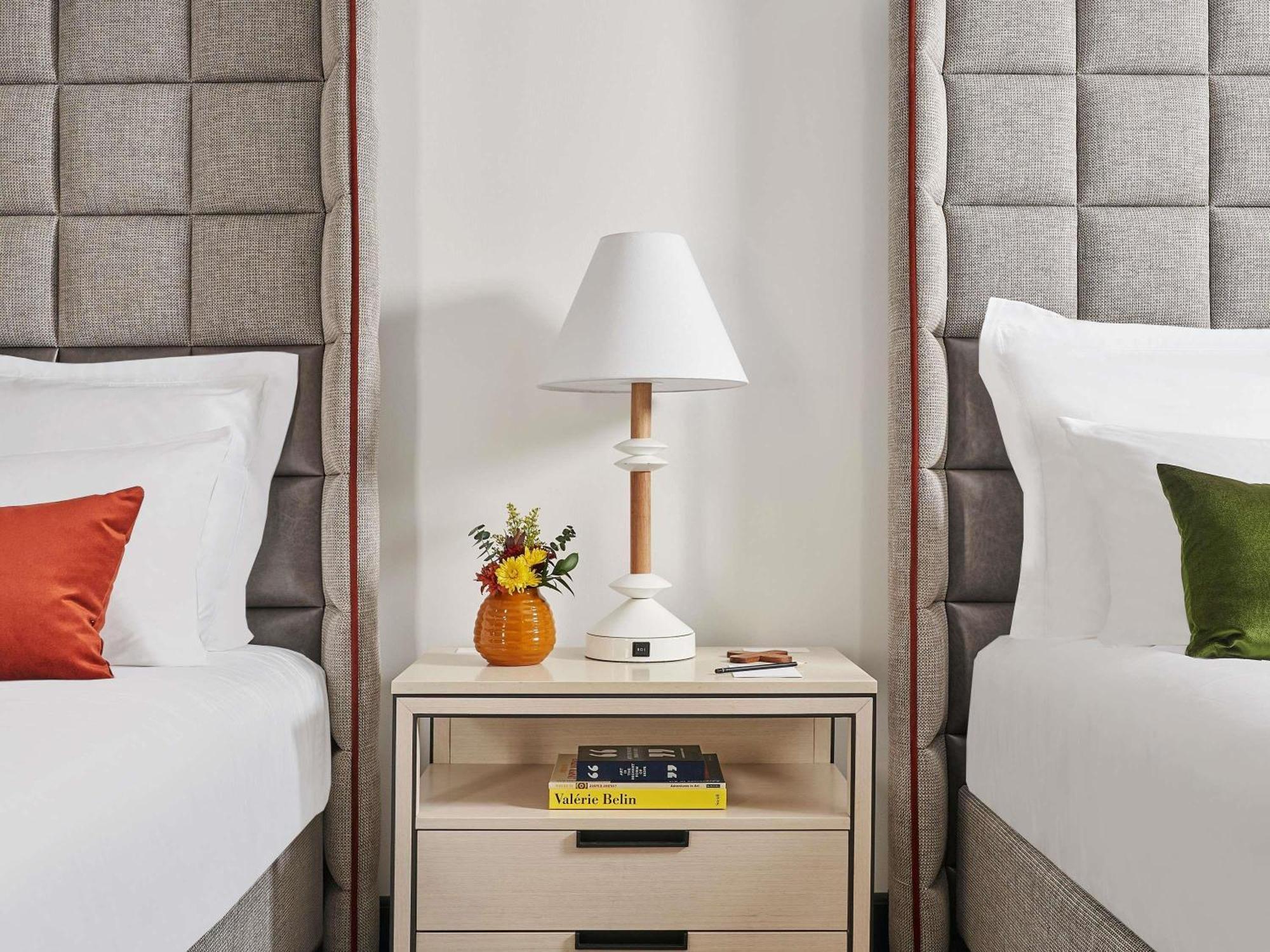 Luxury Queen Room,1718556954:JPEG