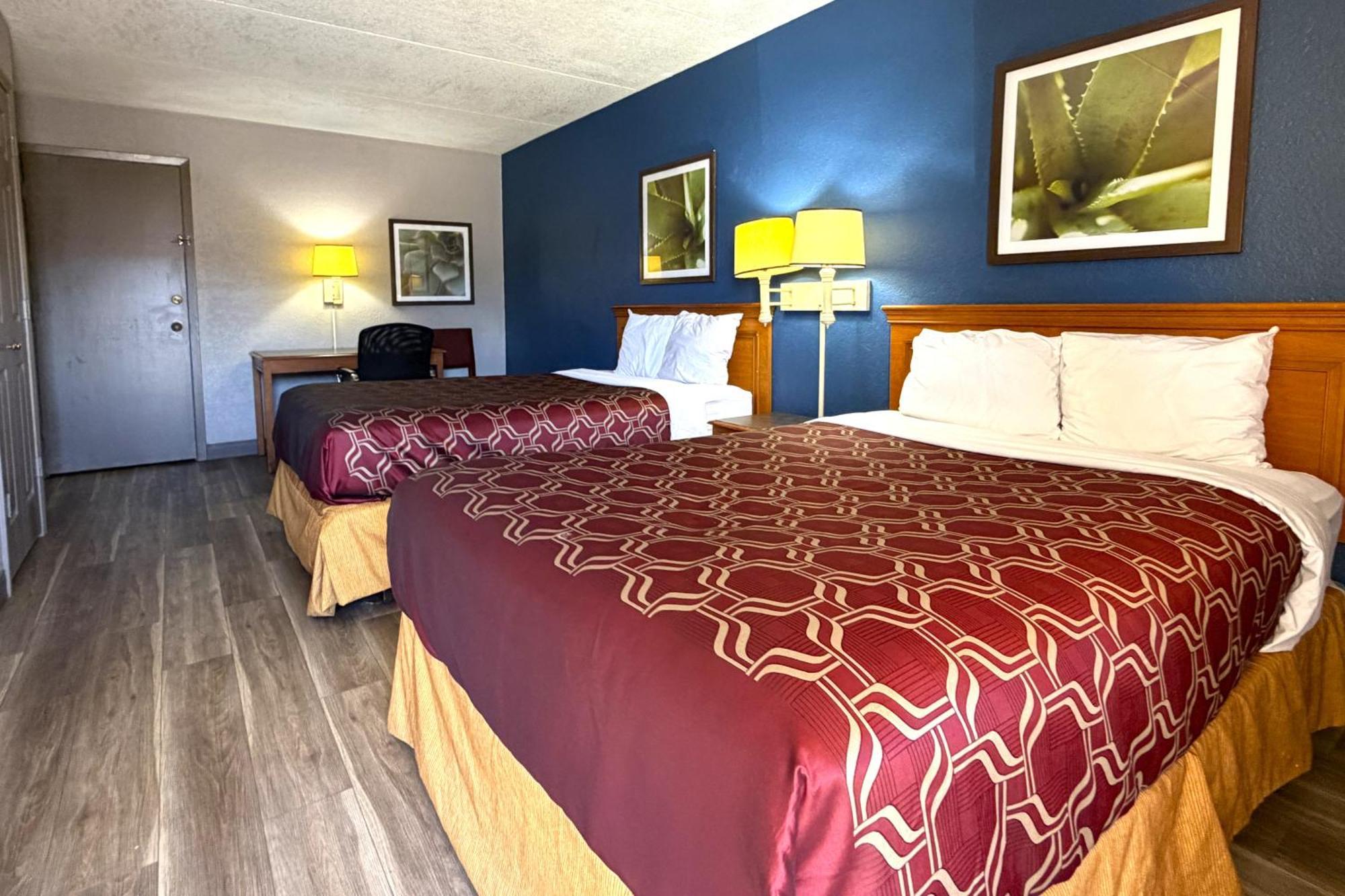 2 Full Beds Accessible Non - Smoking