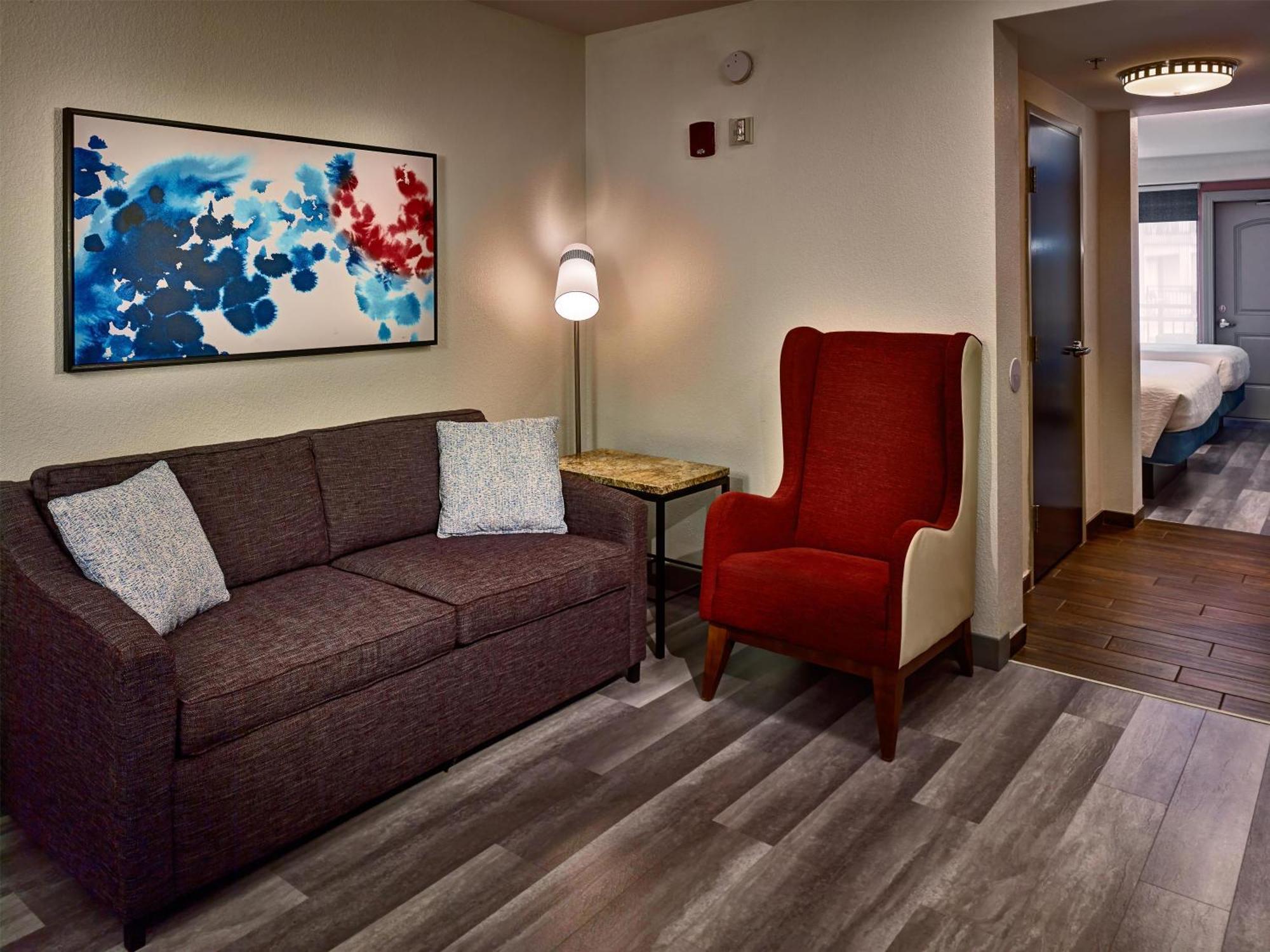 Junior Queen Suite with Balcony