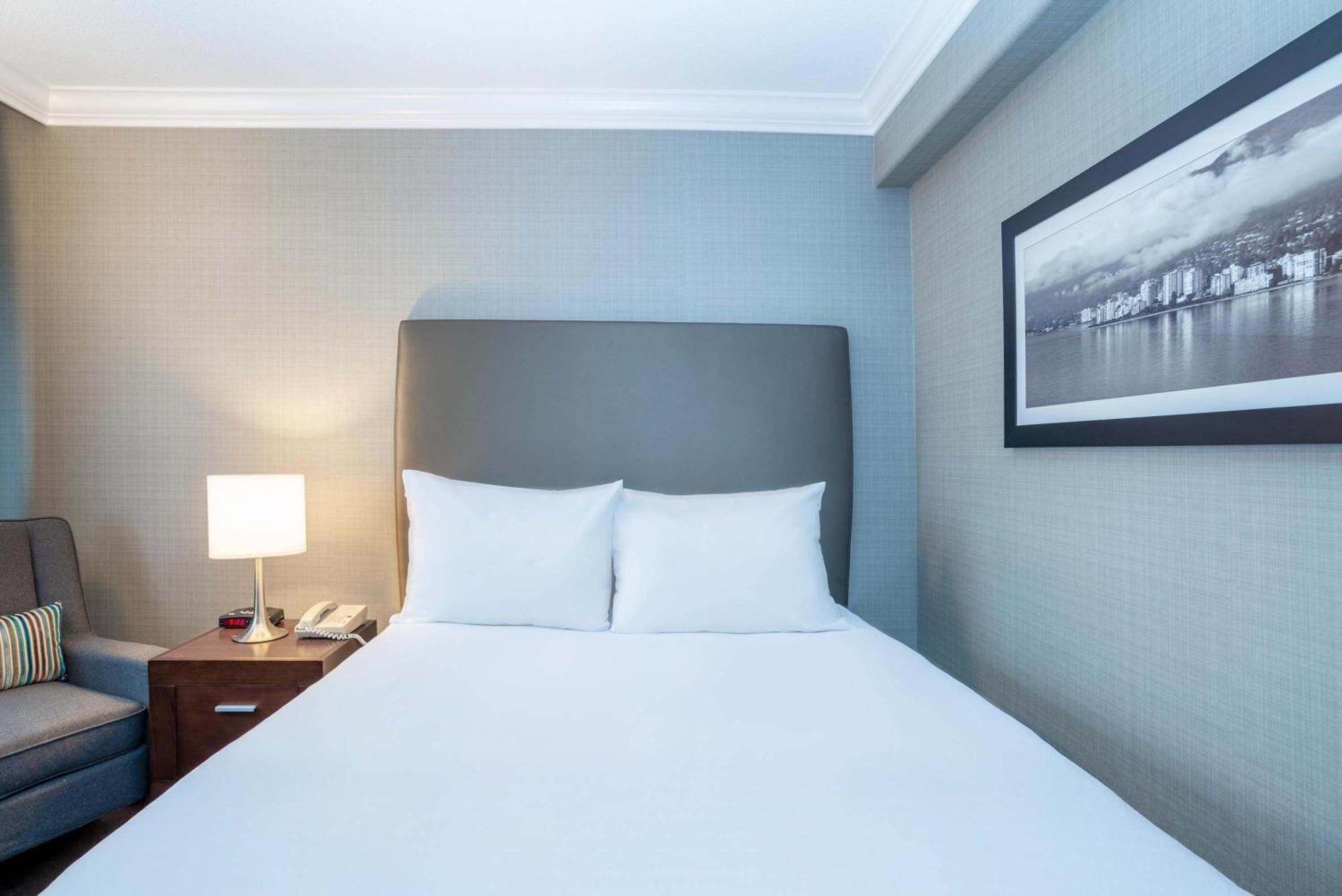 Standard Room, 1 Queen Bed