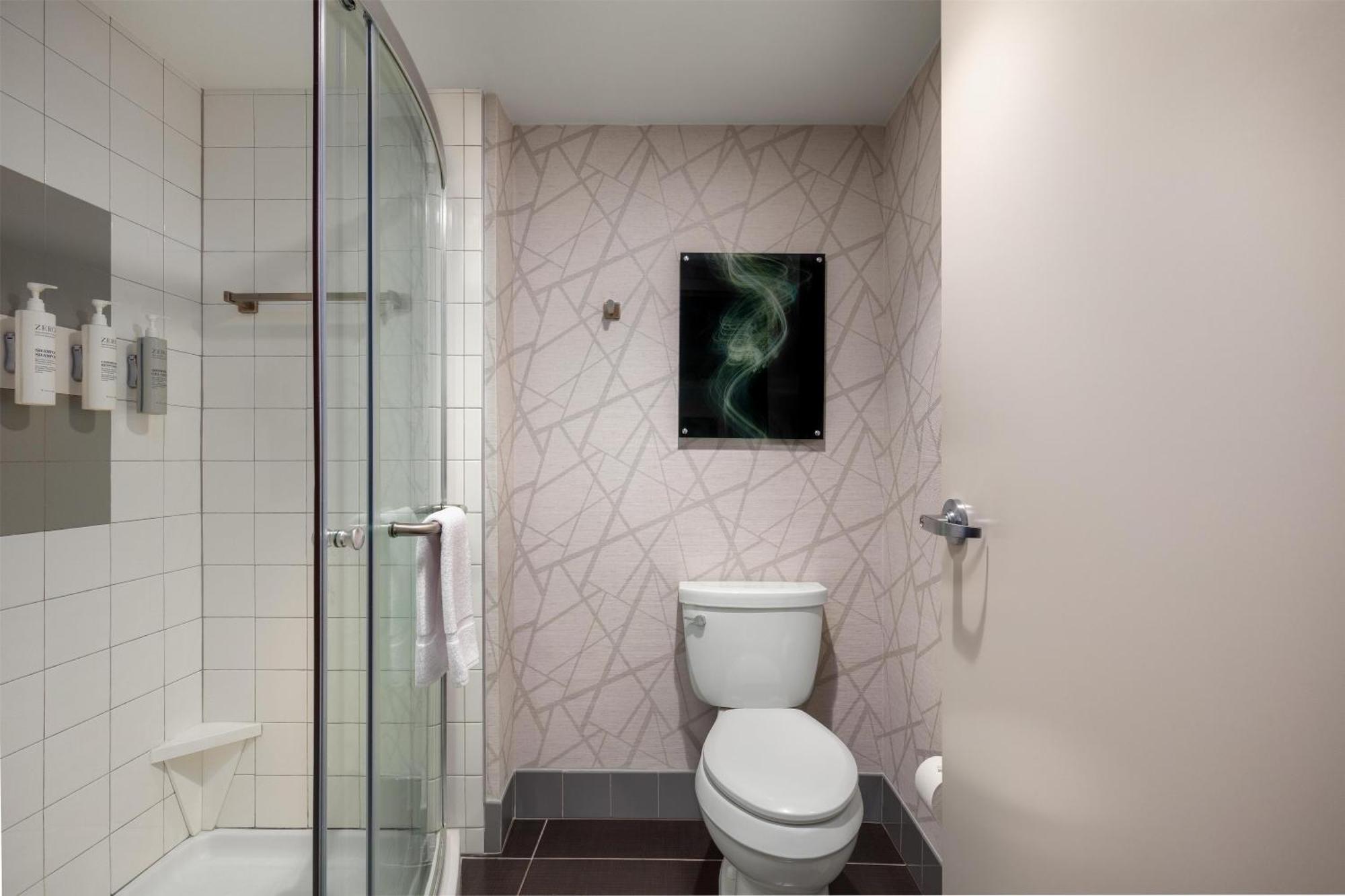 One-Bedroom King Suite - Non-Smoking