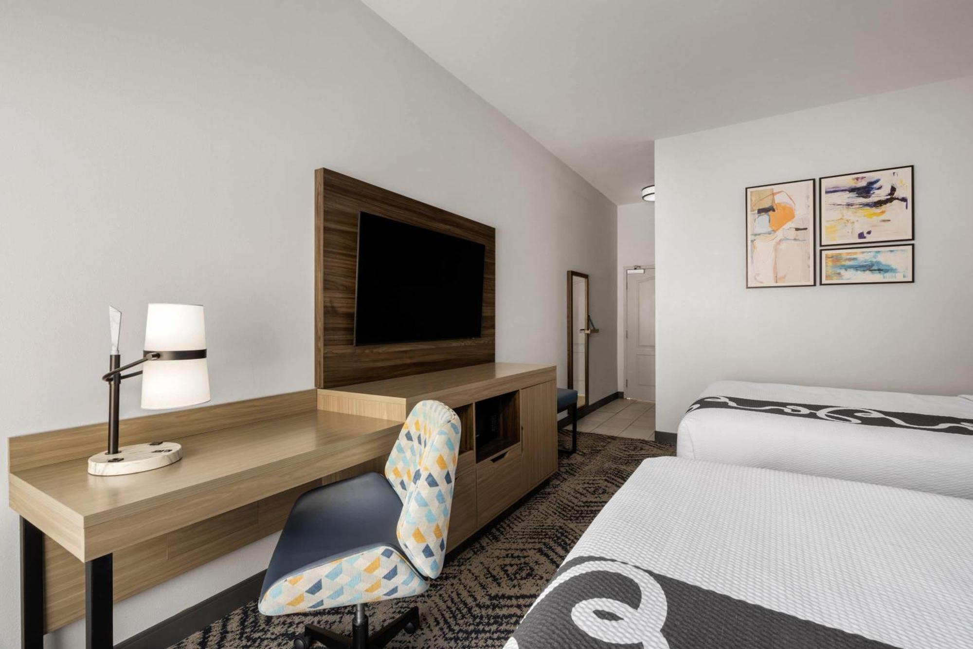 Queen Room with Two Queen Beds and Mobility/Hearing Access - Non-Smoking