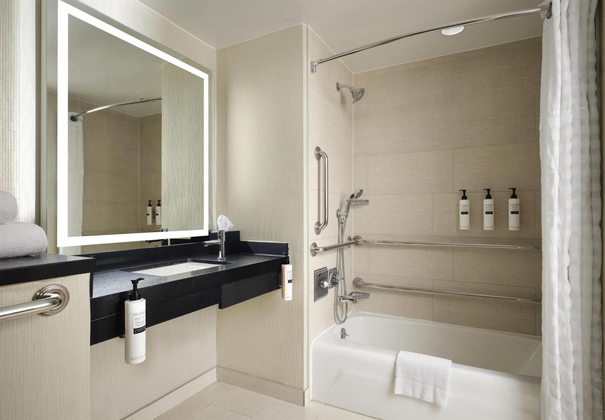 King Room - Mobility Access/Non-Smoking,1765844275:JPEG