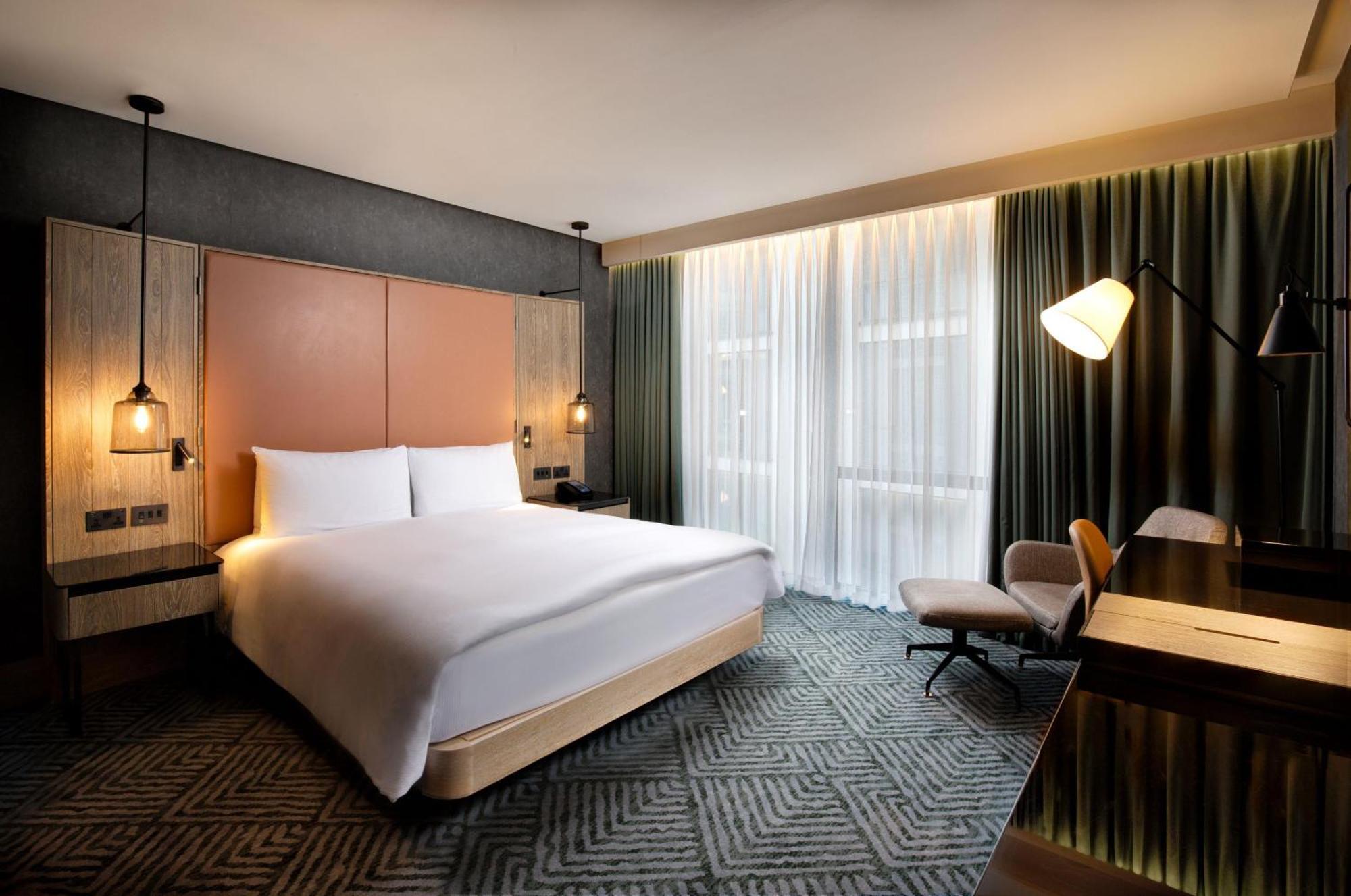 King Guest Room,1765918650:JPEG