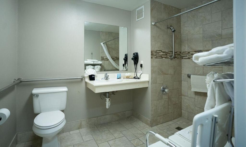Queen Room with Two Queen Beds with Roll-In Shower - Disability Access