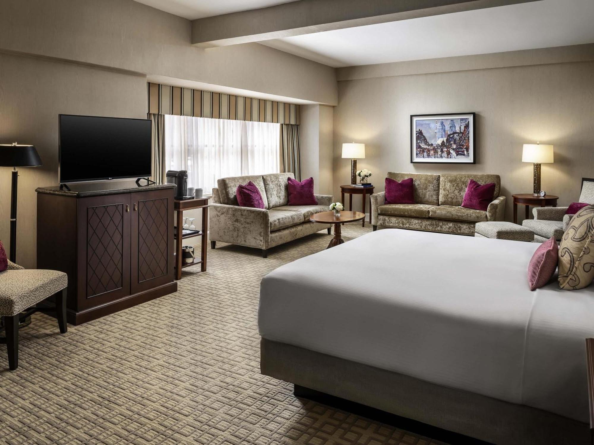 Deluxe King Room