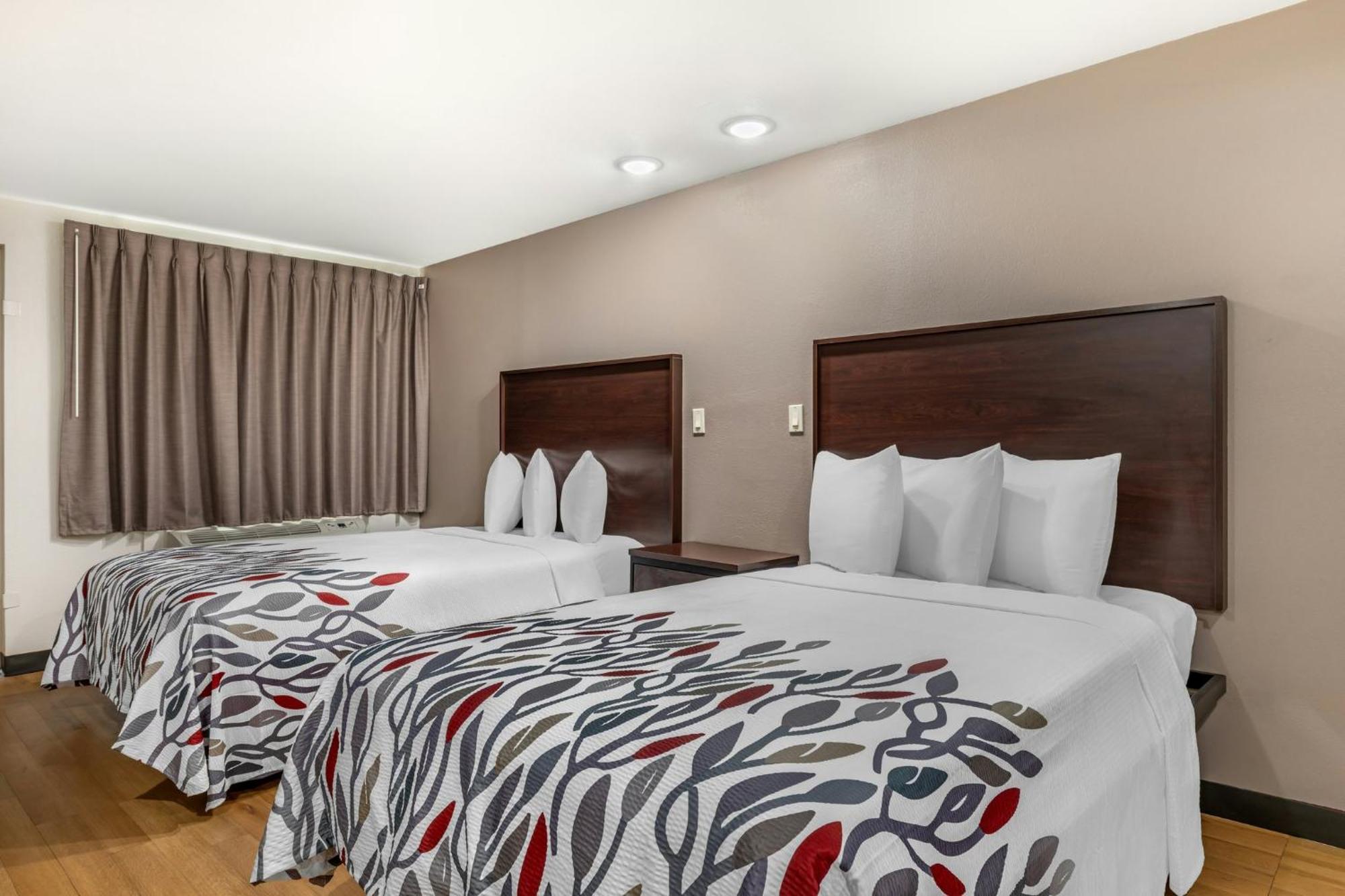 Deluxe Room with Two Double Beds Non-Smoking