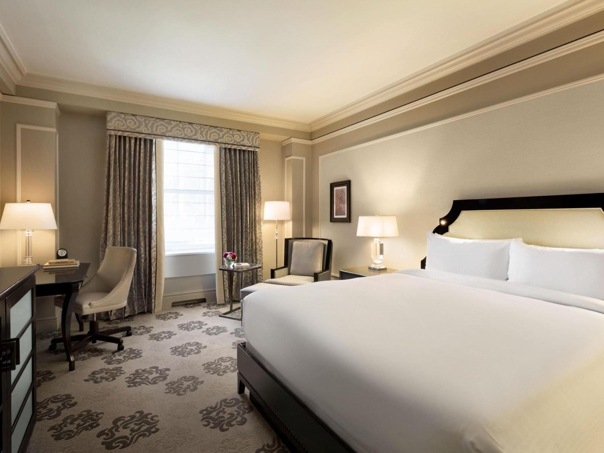 Deluxe Room with King Bed