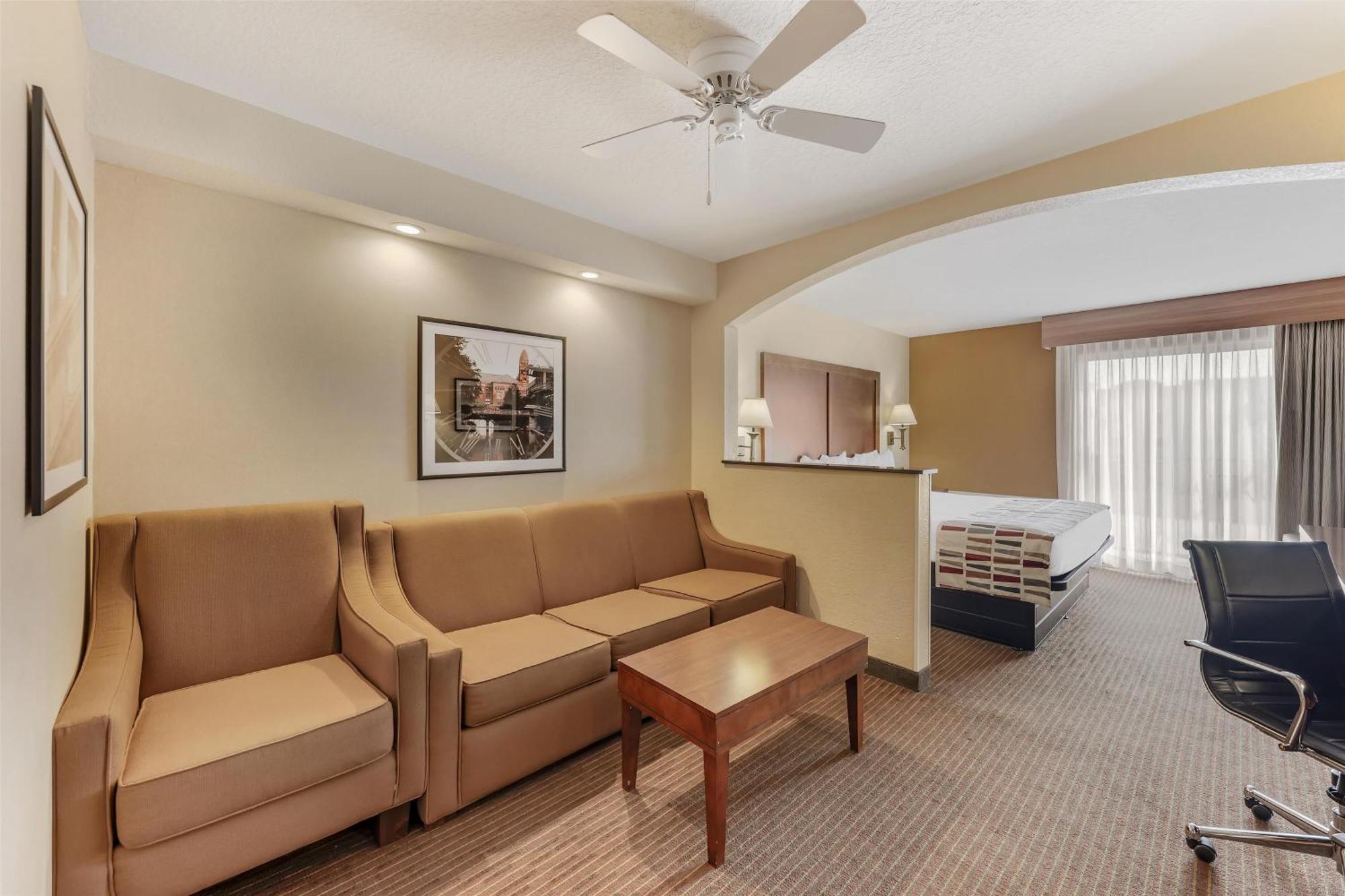 King Room with Sofa Bed - Non-Smoking