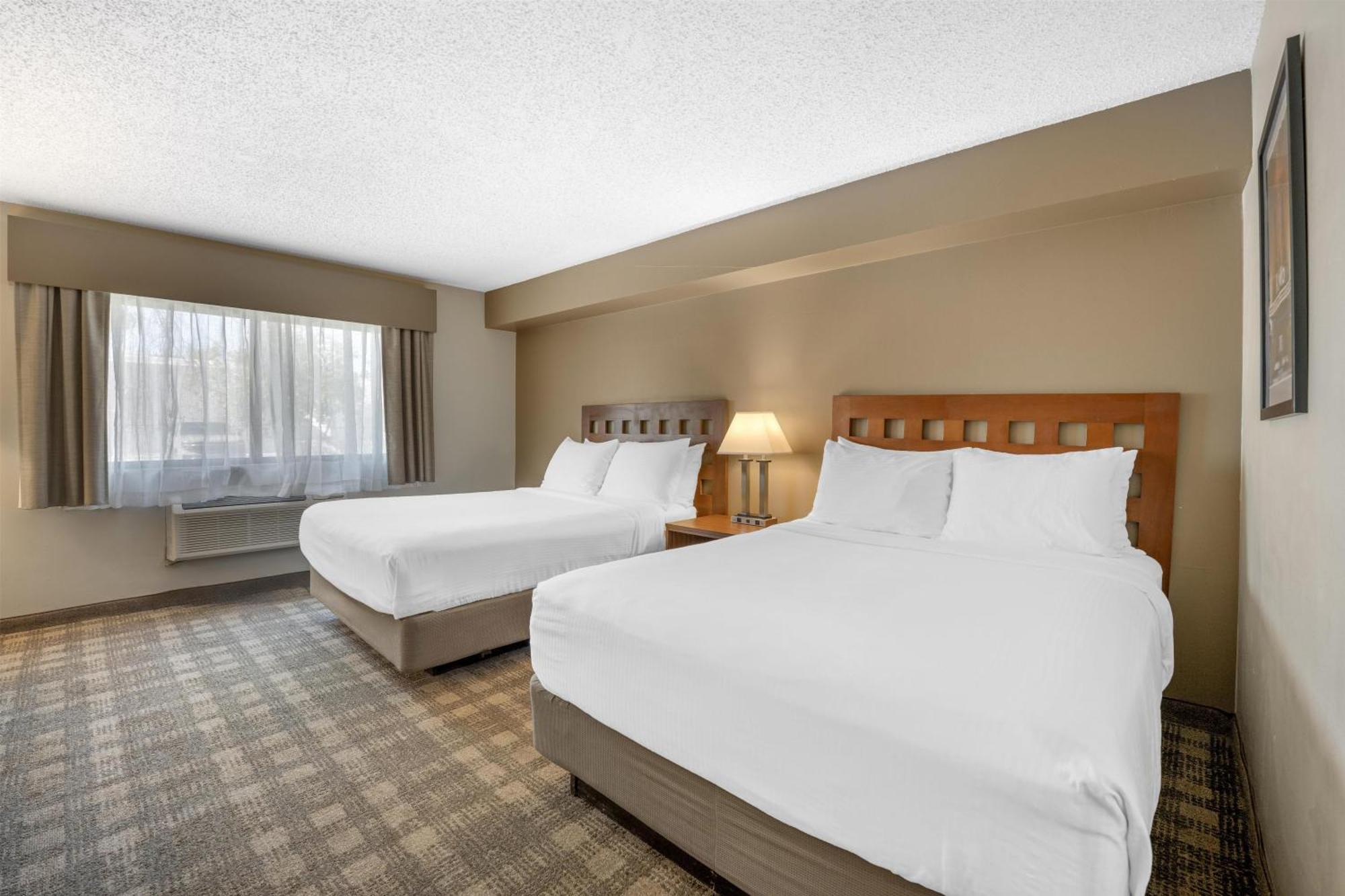 Queen Room with Two Queen Beds and Roll-In Shower - Disability Access