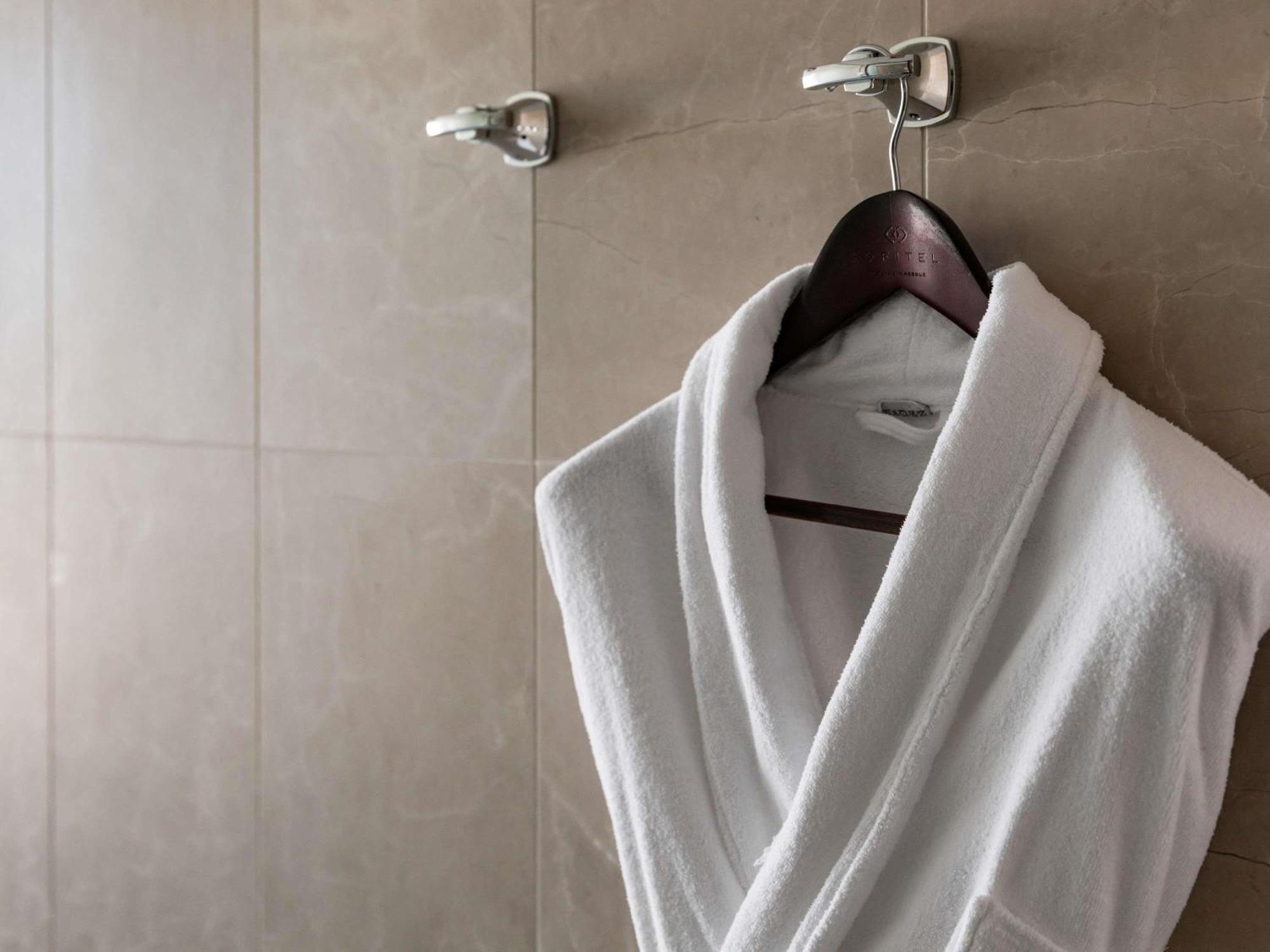 Bellerive Suite with One King Bed and Club Millesime Access - Harbour View