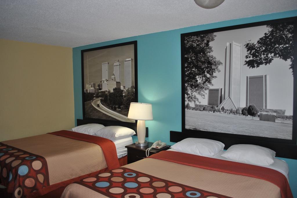 Queen Room with Two Queen Beds - Smoking