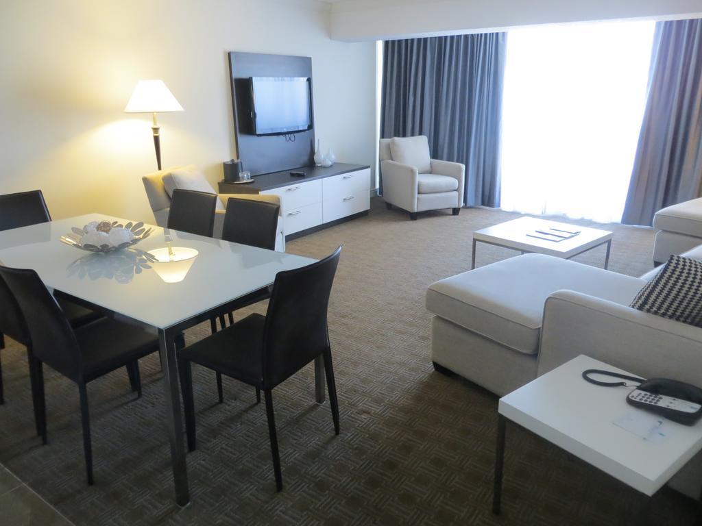 One-Bedroom King Suite