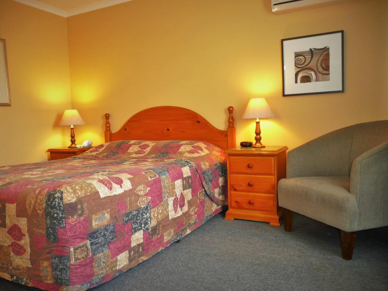 Deluxe Queen Room