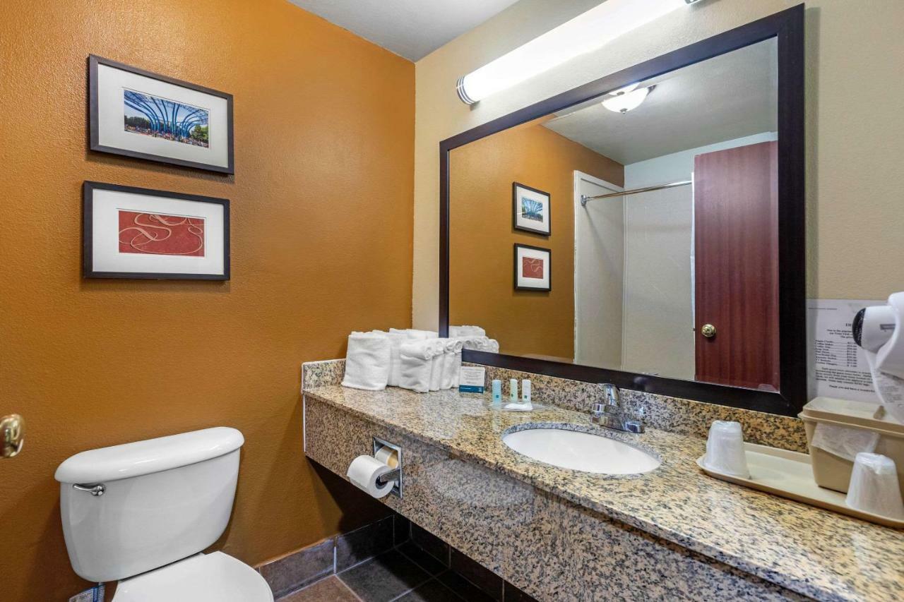 Queen Suite with Two Queen Beds - Non-Smoking