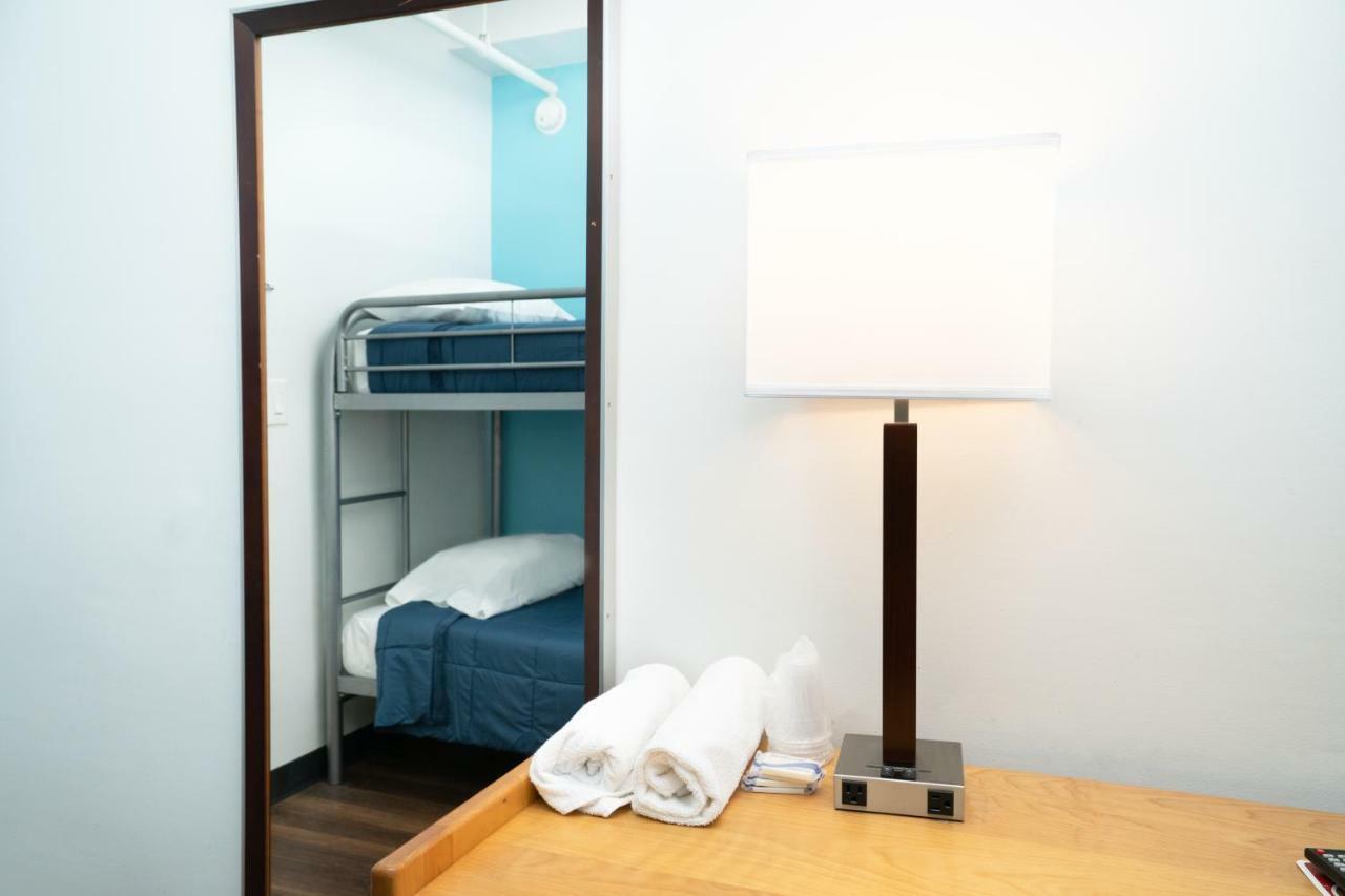 Private Deluxe Bunk Bed Room with Semi-Private Bathroom,1434821503:JPEG