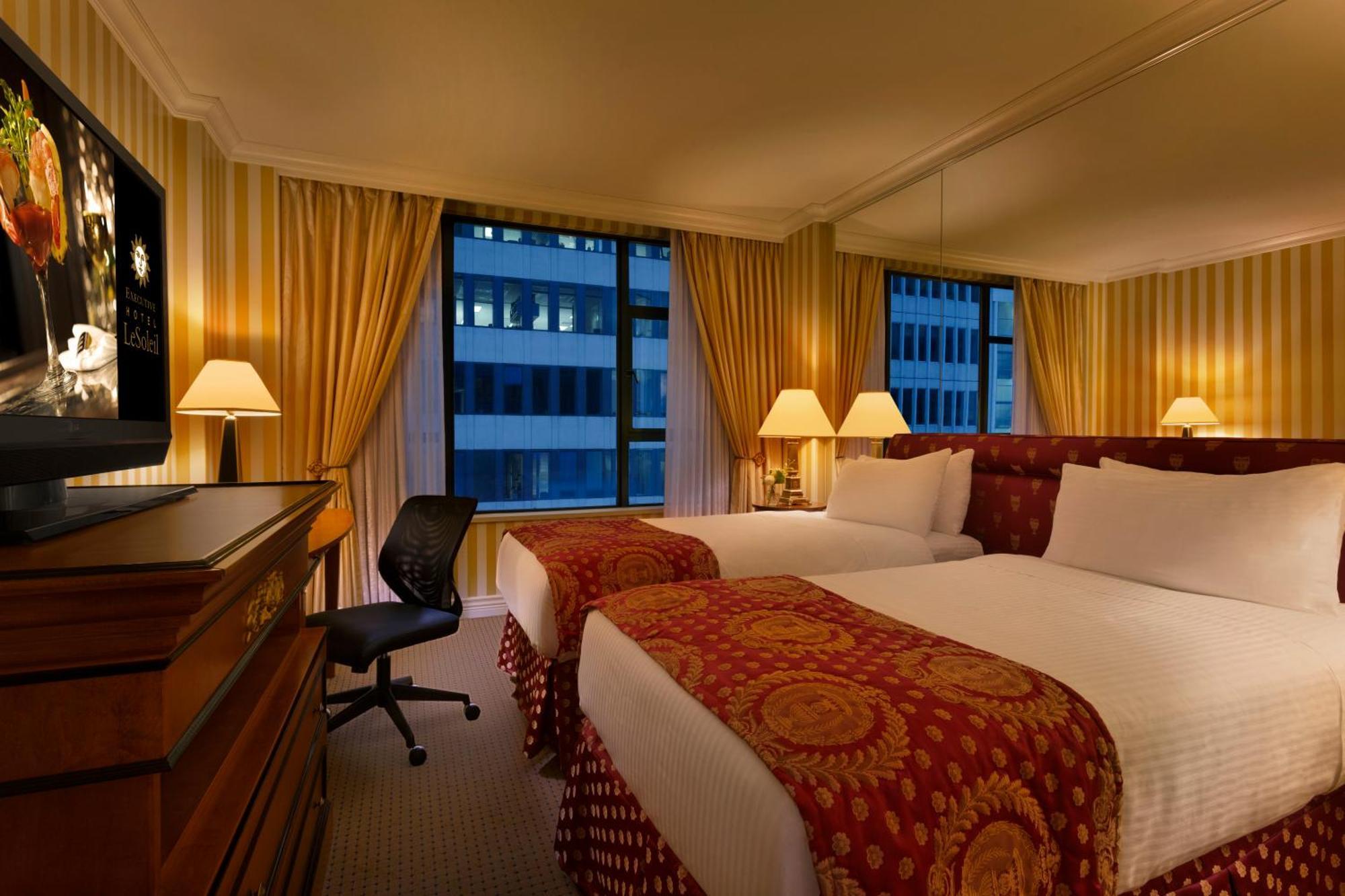 Executive One-Bedroom Suite with Two Twin Beds,692514555:JPEG