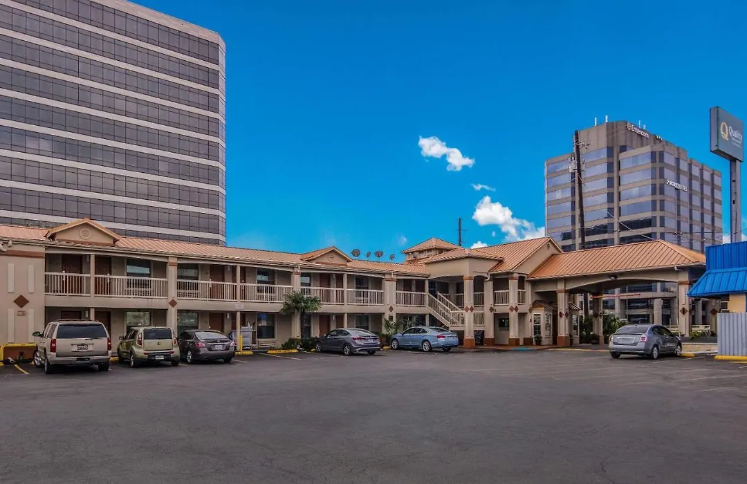 Quality Inn & Suites Dallas-Cityplace-1