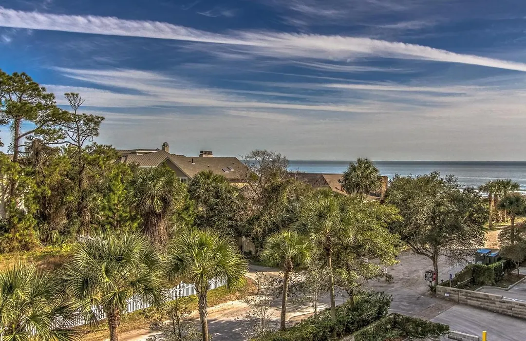 Updated Granite Stainless Steel New Tile Bikes & Beach Gear Included-1