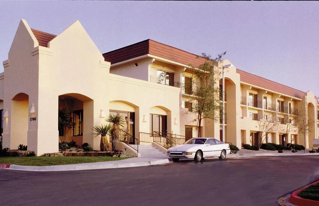 The Querque Hotel-1