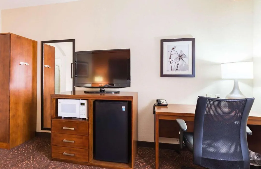 Econo Lodge Inn & Suites East Houston I-10-1
