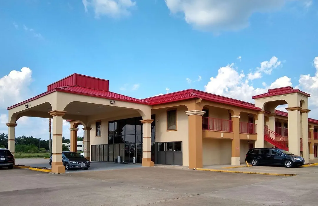 Econo Lodge Inn & Suites West - Energy Corridor-1