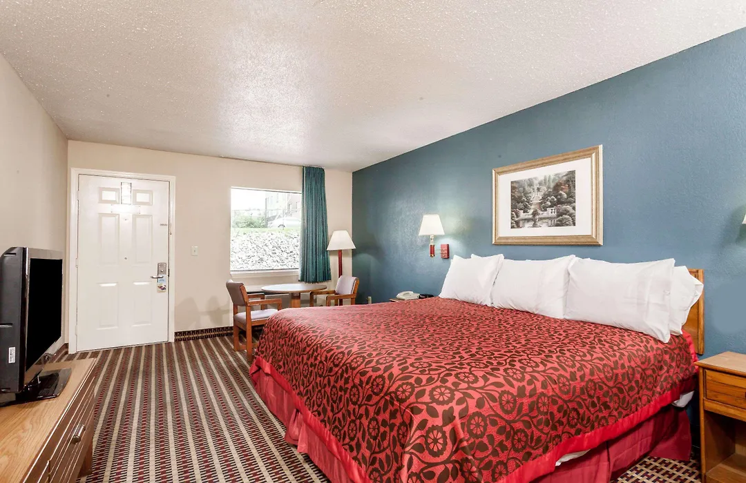 Days Inn By Wyndham Nashville N Opryland/Grand Ole Opry-1