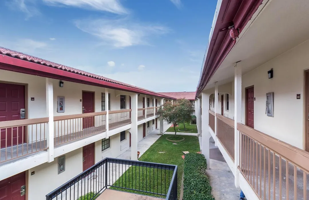 Red Roof Inn Houston East I-10-1