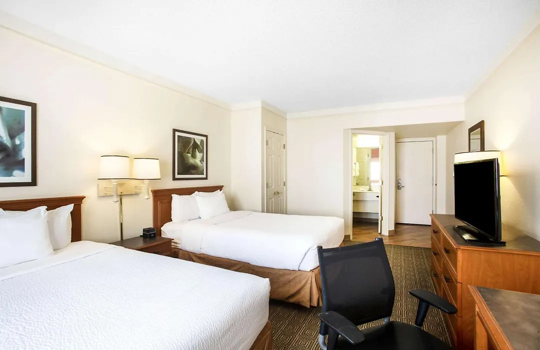 La Quinta Inn By Wyndham Austin Capitol / Downtown-1