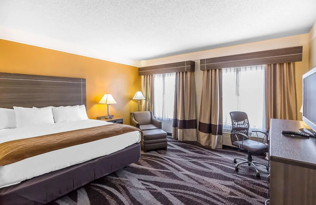 Comfort Inn Near Frost Bank Center-1