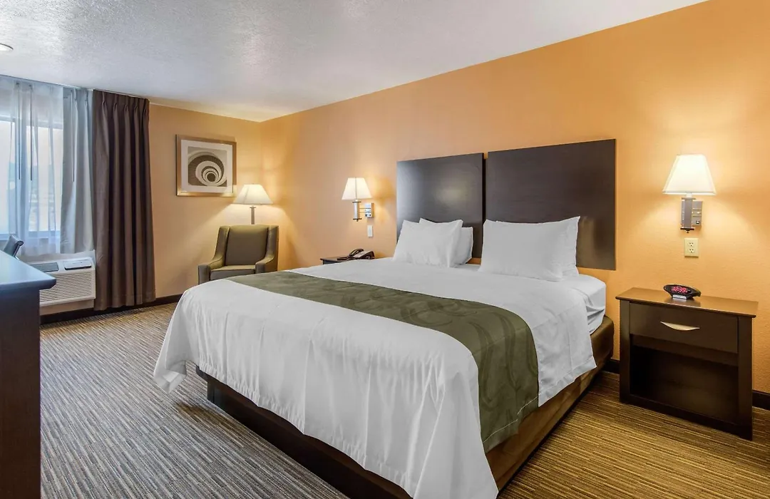 Quality Inn & Suites Albuquerque North Near Balloon Fiesta Park-1