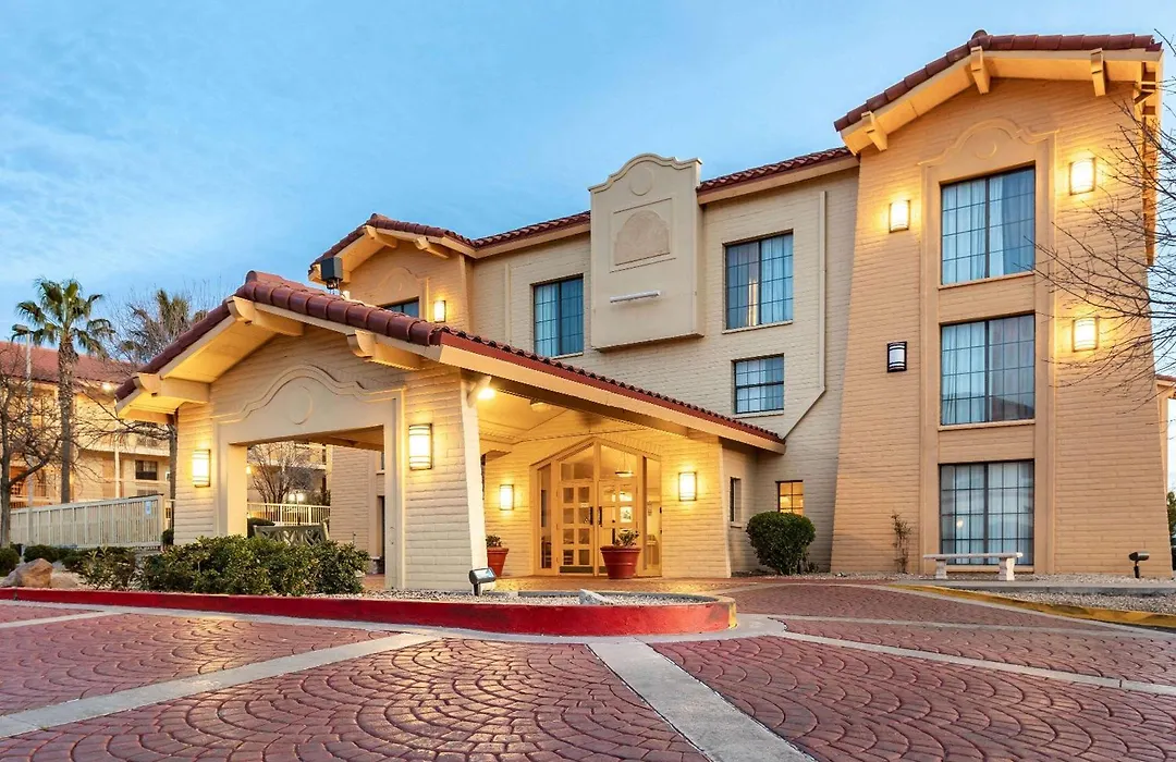 La Quinta Inn By Wyndham El Paso West-1