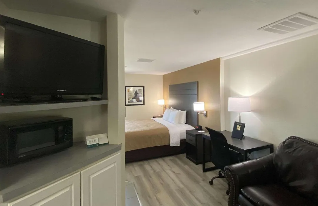 Quality Inn Branson - Hwy 76 Central-1