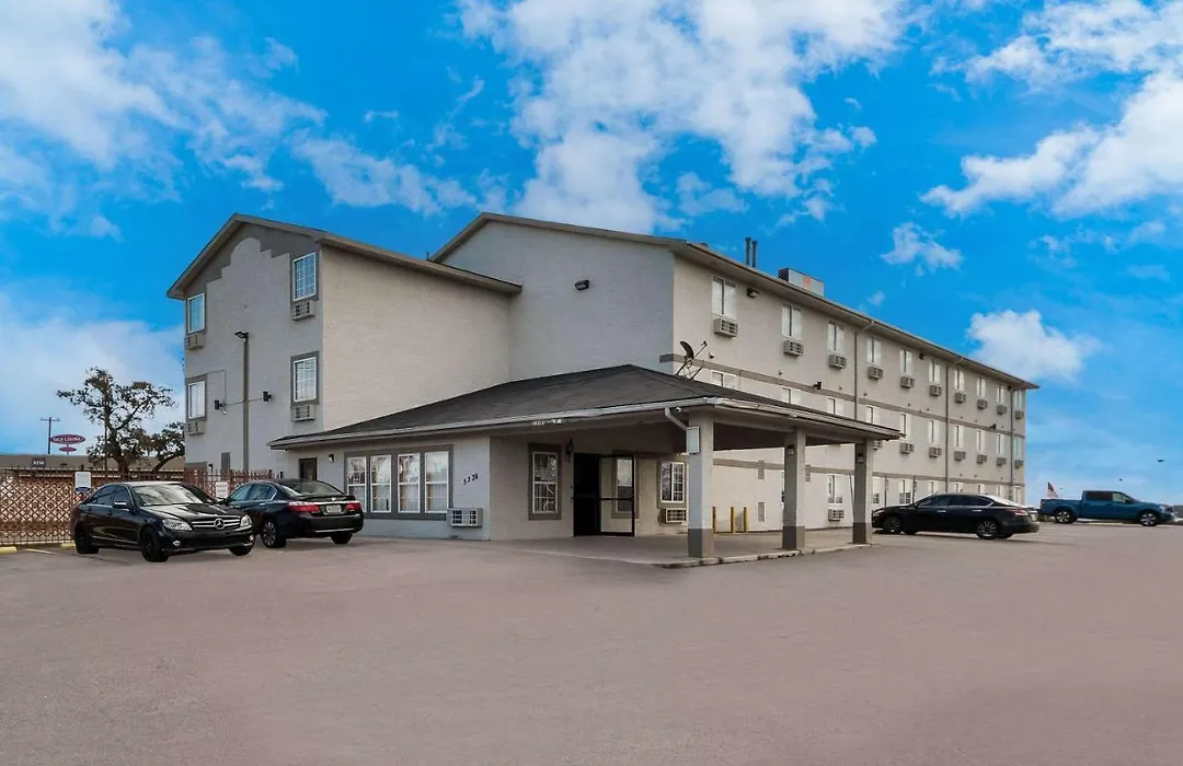 Express Inn & Suites San Antonio Near Seaworld - Medical Center-1
