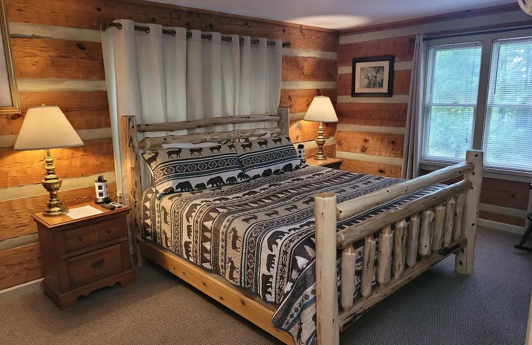 Bears Hideaway-1