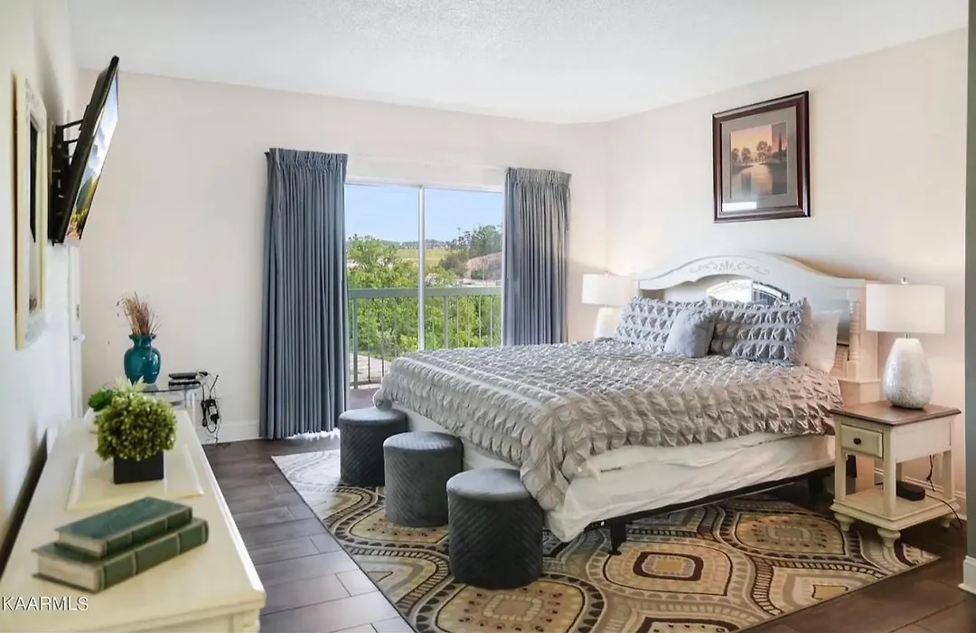 River Place Condos #610 3Bd-1