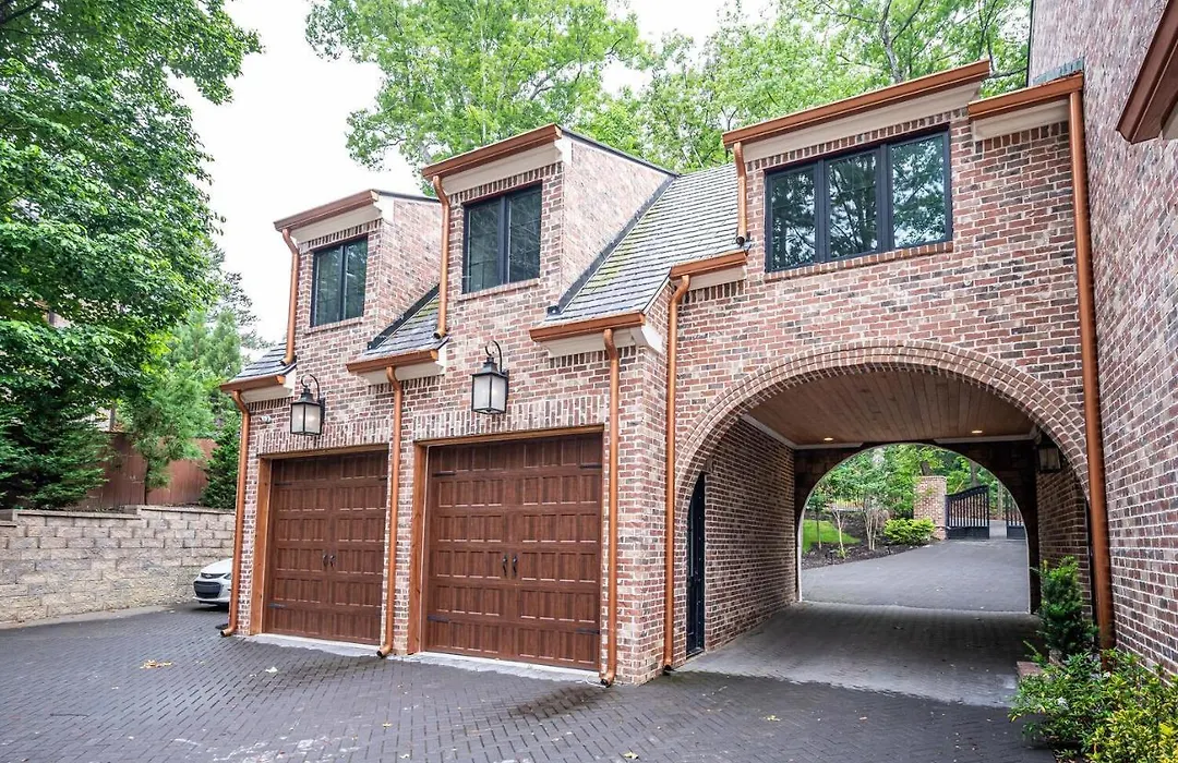 Adams Mansion, 10K Sqft, 7Bd/7Ba, 15Min To Airport-1