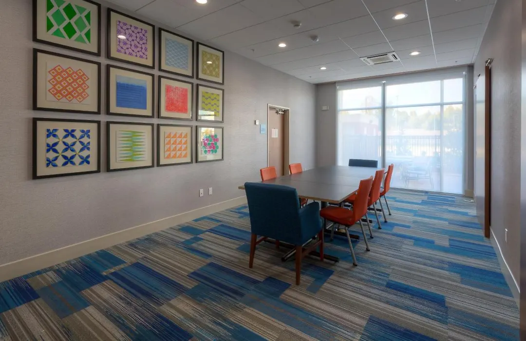 Holiday Inn Express & Suites Tulsa Midtown By Ihg-1