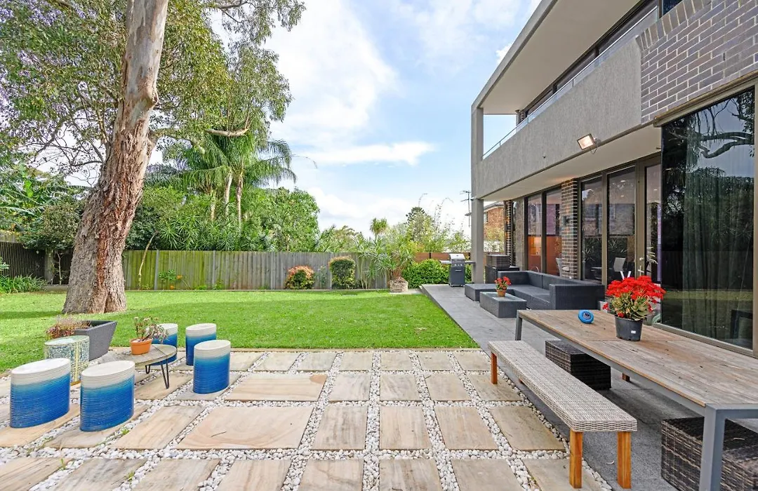 Putney Brand New Luxury House Pool & Waterview-1