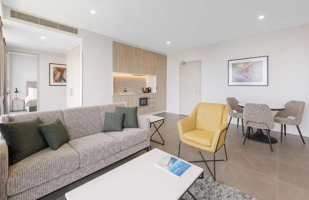 Meriton Suites Melbourne-1
