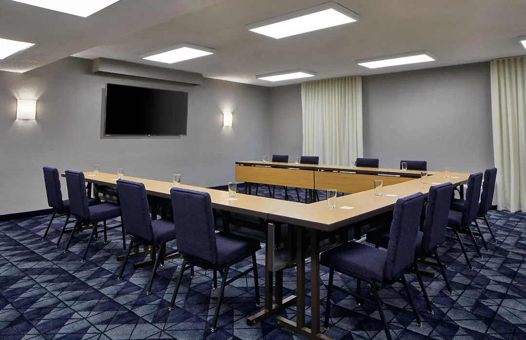 Courtyard By Marriott Memphis Airport-1