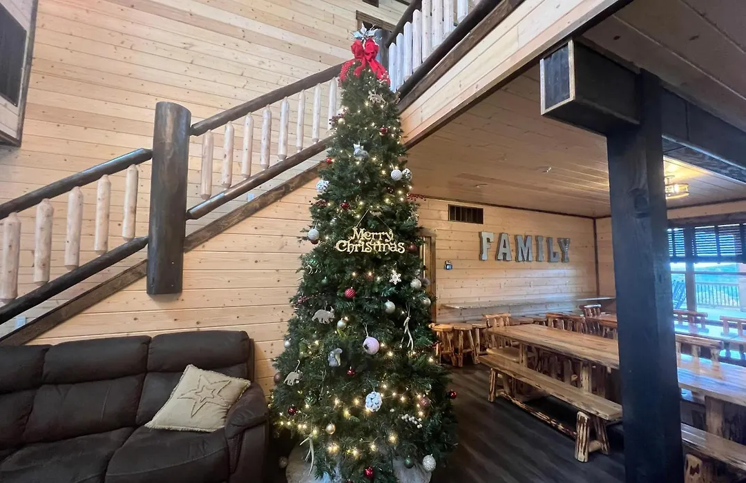 Staycation Lodge With Indoor Pool And Basketball Court-1