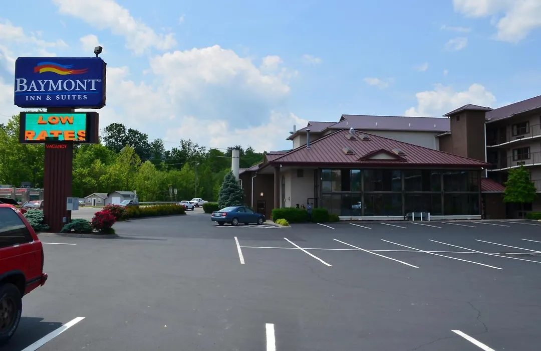 Baymont By Wyndham Pigeon Forge Near Island Drive-1