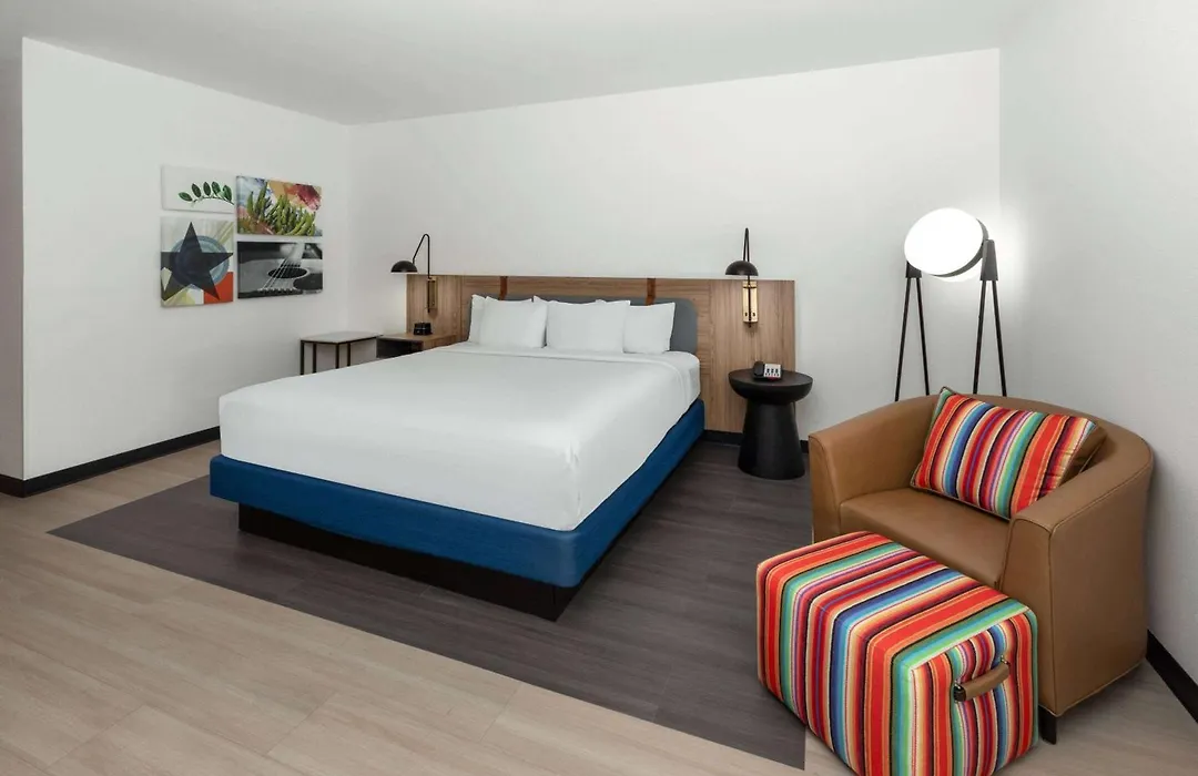 La Quinta Inn & Suites By Wyndham El Paso East Loop-375-1