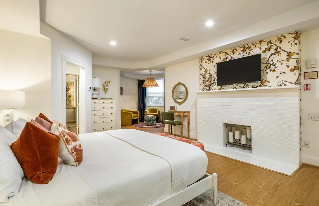Swann House-1
