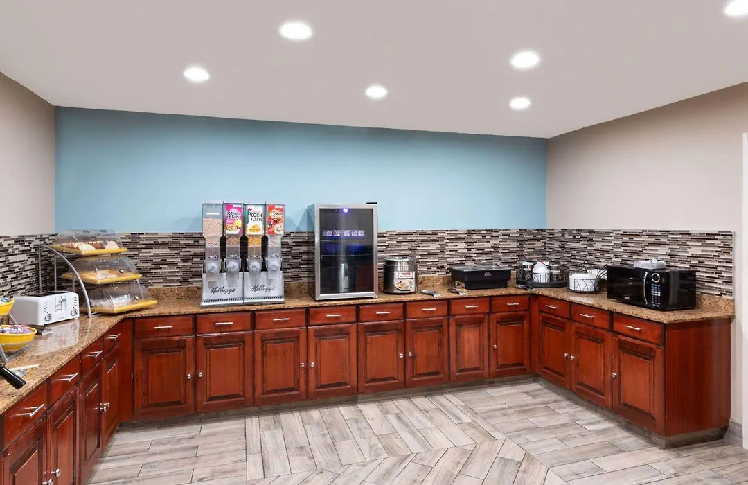 Super 8 By Wyndham Lubbock West-1