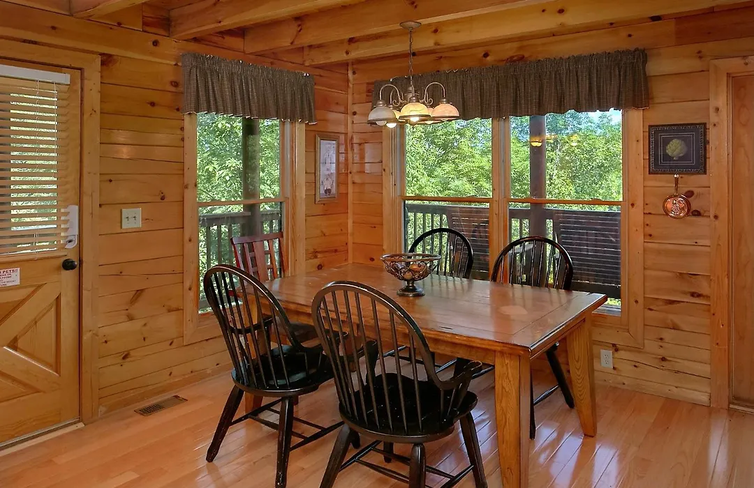 A Mountain View Theater Lodge Holiday Home-1