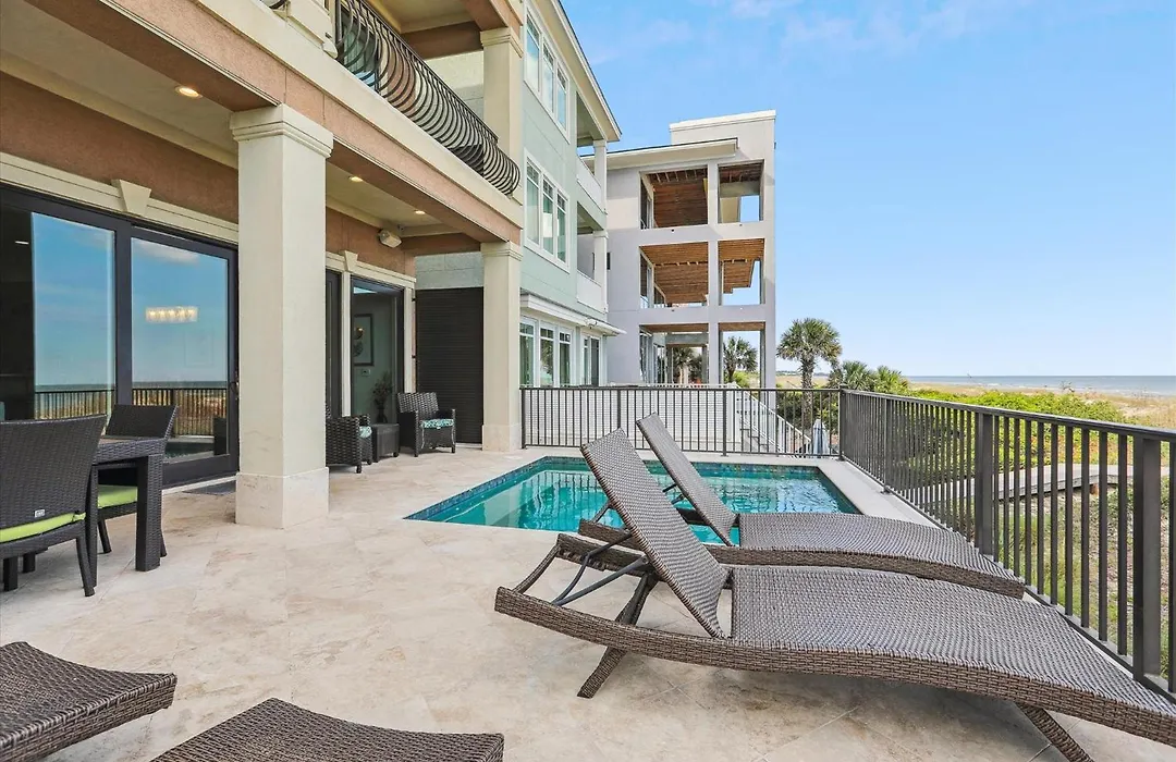 21 Singleton Beach- Oceanfront, Pool, Private Beach Access! Free Activities Included-1