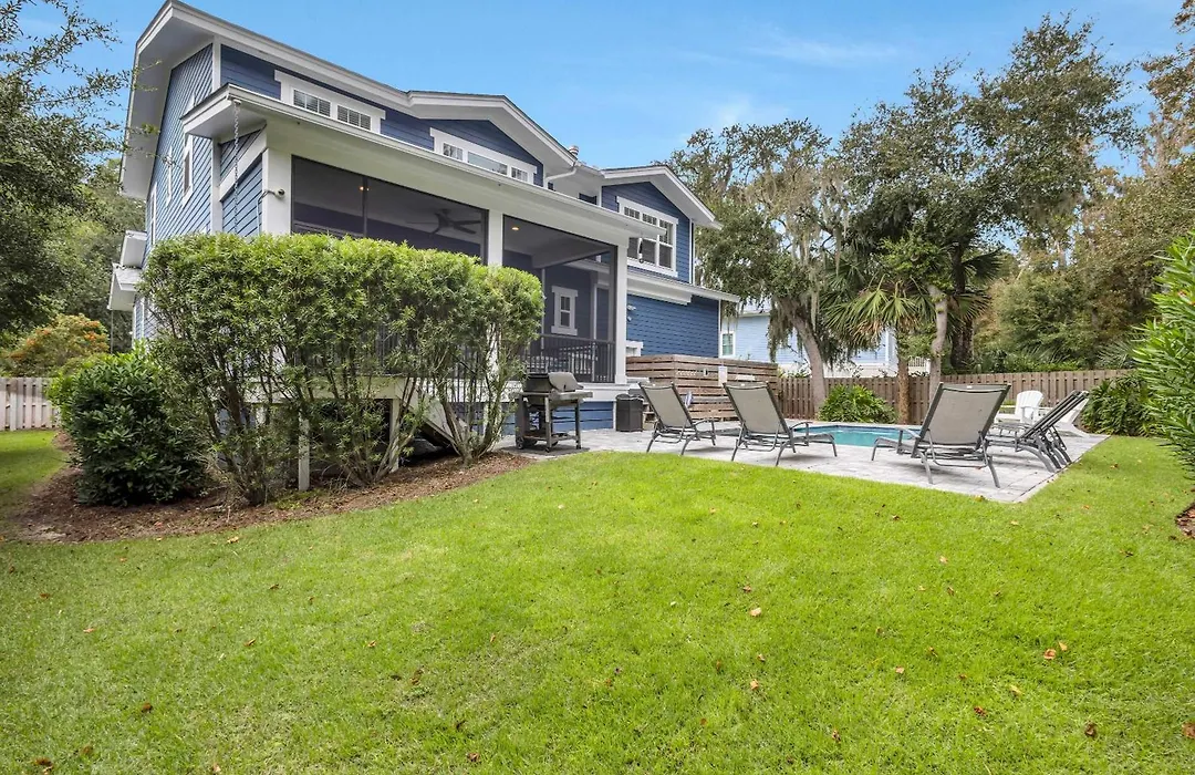 Deja Blue-6Br W Pool Hot Tub-Steps To Beach-1